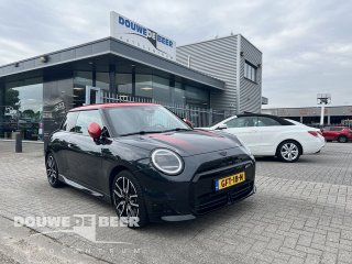 MINI 3-deurs | BMW Mercedes en Audi Occasions | Autobedrijf Douwe de Beer